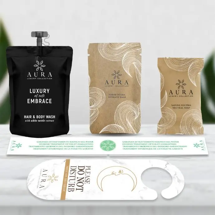 Kit cortesia bagno da 150 pezzi composto da 50 bustine shampoo doccia 30 ml richiudibili, 50 bustine igiene intima, 50 saponette 20 gr + OMAGGIO 500 fasce garanzia igiene WC e 12 cartello appendiporta "don't disturb"
